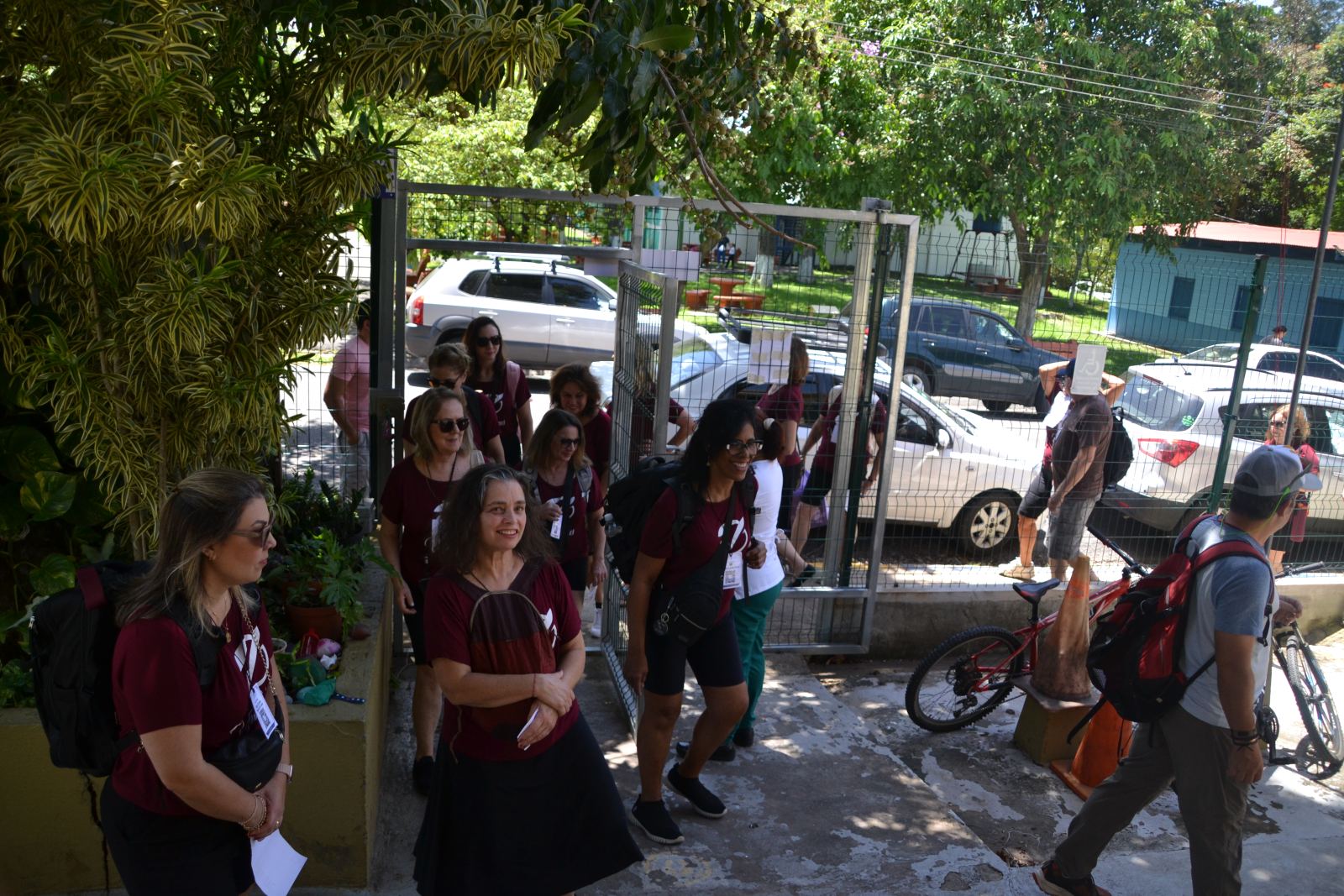 Choir travelers exploring Atenas, Alajuela, during a Choral Fest Costa Rica cultural visit.